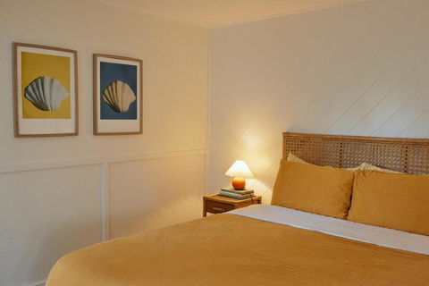 BAY PROPERTIES . The Sailors Bungalow - Holiday Find 3