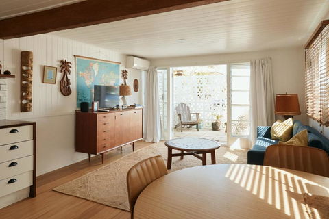 BAY PROPERTIES . The Sailors Bungalow - Holiday Find 0