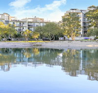Excellsior Apartments - Holiday Find