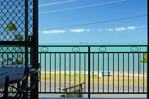 Whitsunday Waterfront Apartments - Holiday Find 16