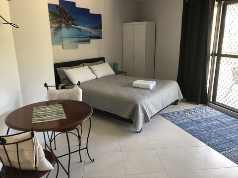 Whitsunday Waterfront Apartments - Holiday Find 7