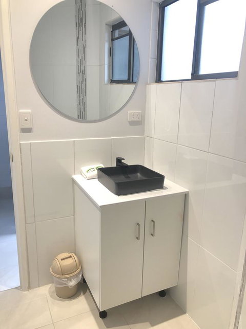 Whitsunday Waterfront Apartments - Holiday Find 4