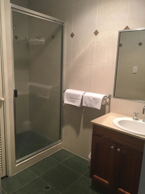 Whitsunday Waterfront Apartments - Holiday Find 27