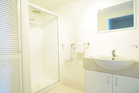 Whitsunday Waterfront Apartments - Holiday Find 25