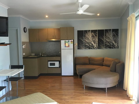 Whitsunday Waterfront Apartments - Holiday Find 17