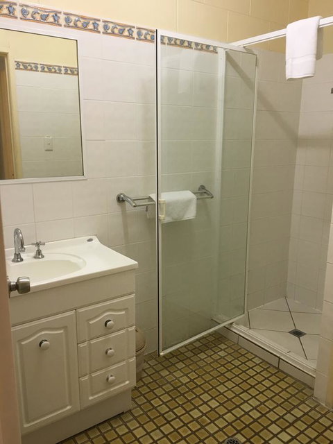 Whitsunday Waterfront Apartments - Holiday Find 29