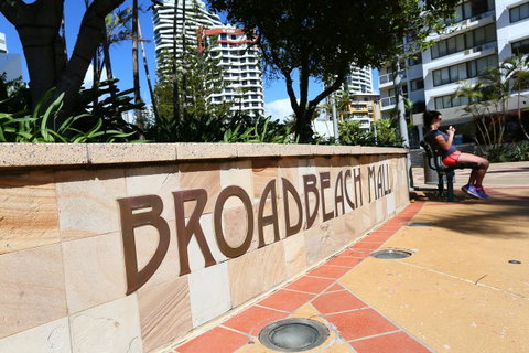 Bel Air On Broadbeach - Official - Holiday Find 13