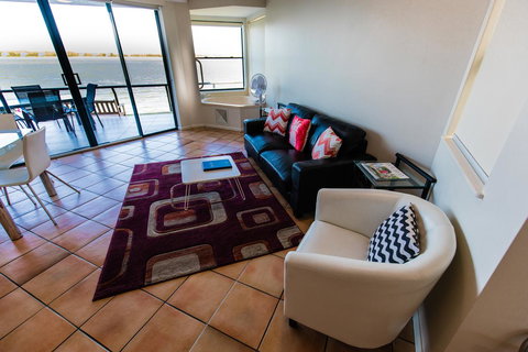 La Promenade - Holiday Find 32