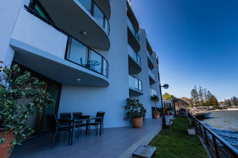 La Promenade - Holiday Find 33