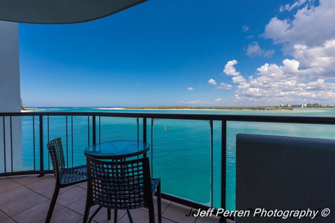 La Promenade - Holiday Find 11