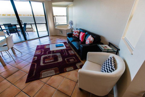 La Promenade - Holiday Find 3