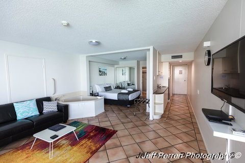 La Promenade - Holiday Find 28