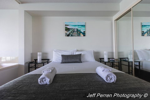 La Promenade - Holiday Find 10