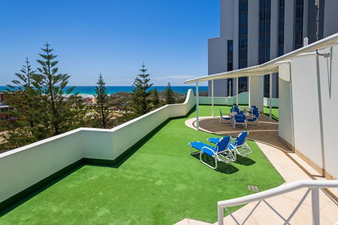 The Ritz Resort Heated Pool - Holiday Find 23