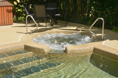 Port Douglas Apartments - Adults Only Oasis - Holiday Find 17
