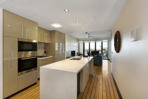 Boathouse Port Of Airlie - Holiday Find 6