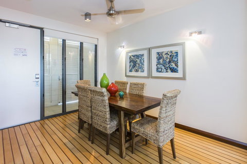 Boathouse Port Of Airlie - Holiday Find 10