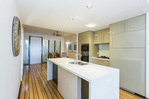 Boathouse Port Of Airlie - Holiday Find 8