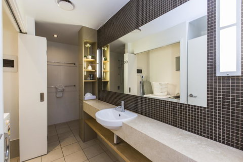 Boathouse Port Of Airlie - Holiday Find 18