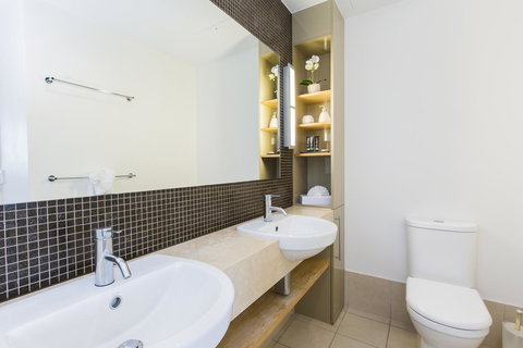 Boathouse Port Of Airlie - Holiday Find 14