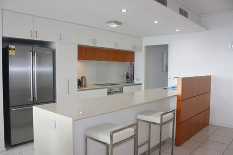 Private Seaview Apartment At Peninsula - Airlie Beach - Holiday Find 8