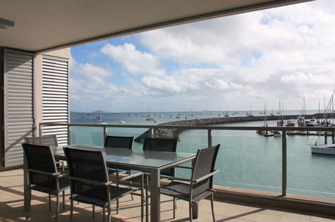 Private Seaview Apartment At Peninsula - Airlie Beach - Holiday Find 3