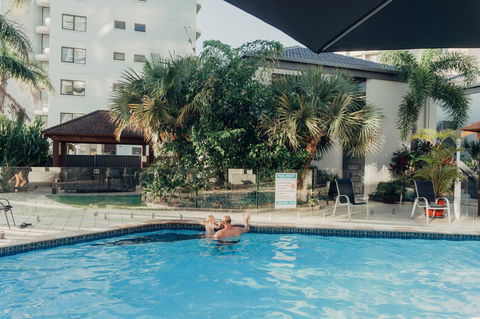 Burleigh Palms Holiday Apartments - Holiday Find 34
