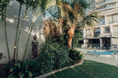 Burleigh Palms Holiday Apartments - Holiday Find 37