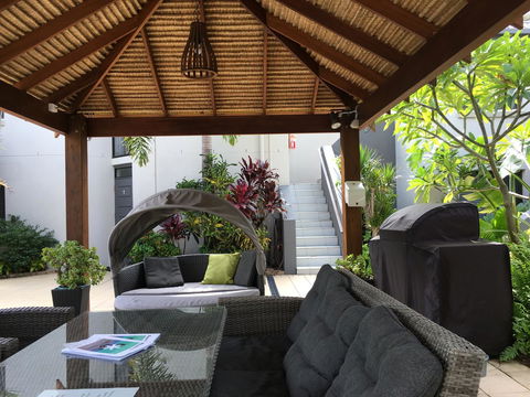Burleigh Palms Holiday Apartments - Holiday Find 4