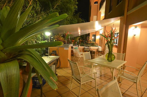 Martinique On Macrossan - Holiday Find 15