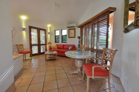 Martinique On Macrossan - Holiday Find 4