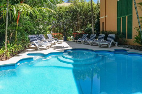 Martinique On Macrossan - Holiday Find 14