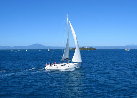 Martinique On Macrossan - Holiday Find 31