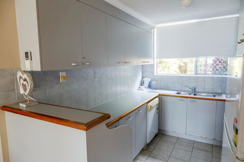 Crystal Beachfront Apartments - Holiday Find 14