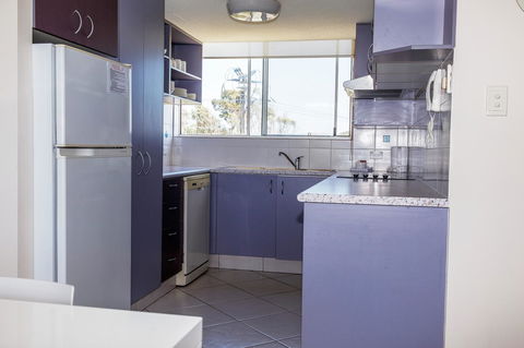 Crystal Beachfront Apartments - Holiday Find 28