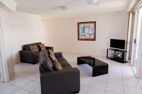 Crystal Beachfront Apartments - Holiday Find 27