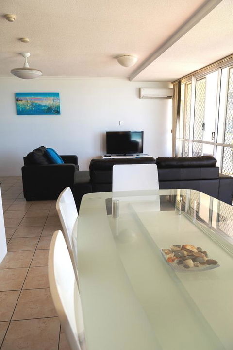 Crystal Beachfront Apartments - Holiday Find 35
