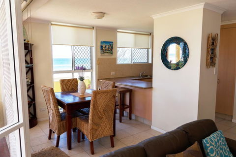 Crystal Beachfront Apartments - Holiday Find 15