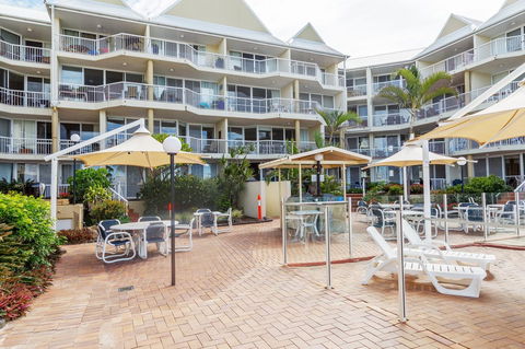 Crystal Beachfront Apartments - Holiday Find 1