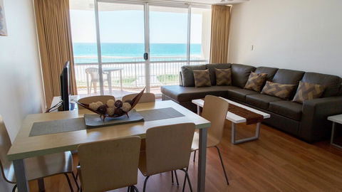 Crystal Beachfront Apartments - Holiday Find 42