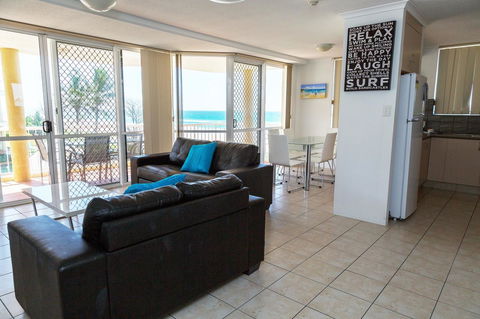 Crystal Beachfront Apartments - Holiday Find 5