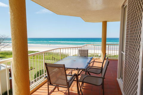Crystal Beachfront Apartments - Holiday Find 11