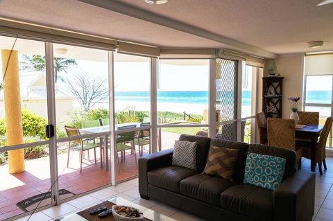 Crystal Beachfront Apartments - Holiday Find 13