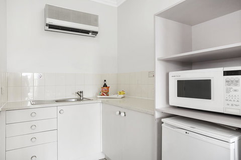 Coopers Colonial Motel - Holiday Find 33