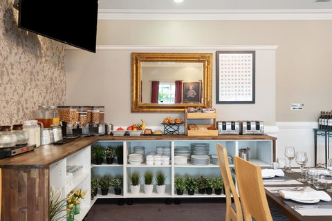 Coopers Colonial Motel - Holiday Find 31