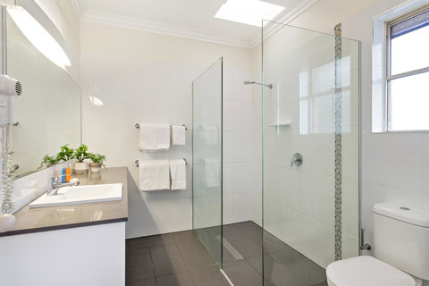 Coopers Colonial Motel - Holiday Find 5