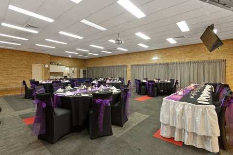 Coopers Colonial Motel - Holiday Find 14