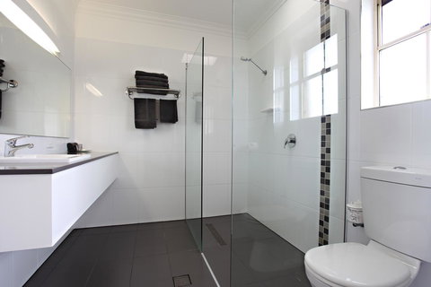 Coopers Colonial Motel - Holiday Find 34