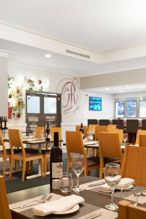 Coopers Colonial Motel - Holiday Find 8