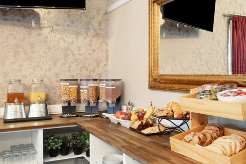 Coopers Colonial Motel - Holiday Find 30